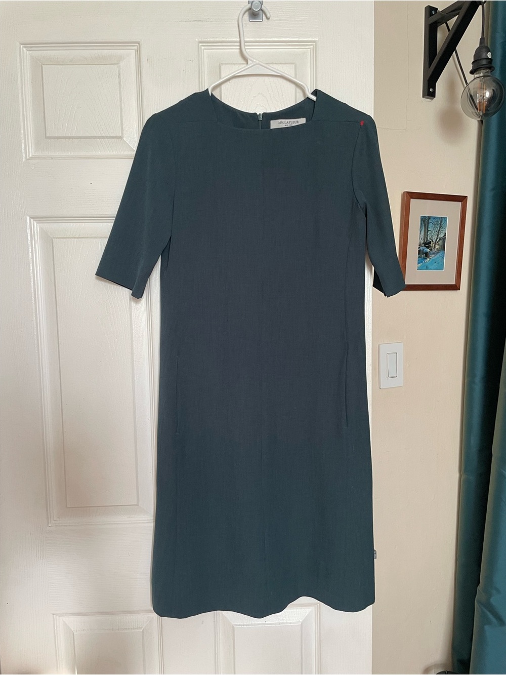 EUC M.M. Lafleur Green Sheath Dress Short Sleeve Slim Fitted Size 4 Pockets
